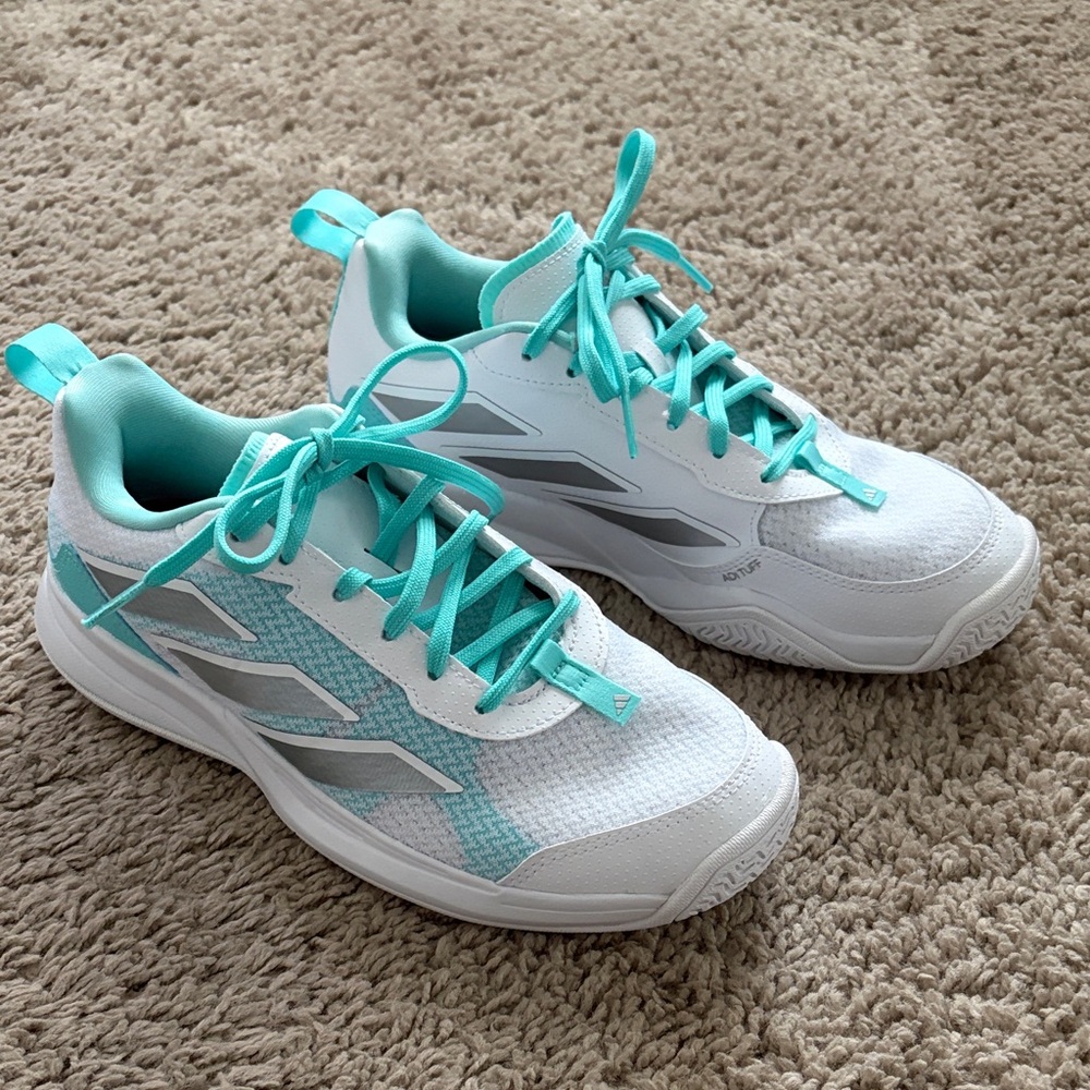 Adidas Avaflash low tennis shoes